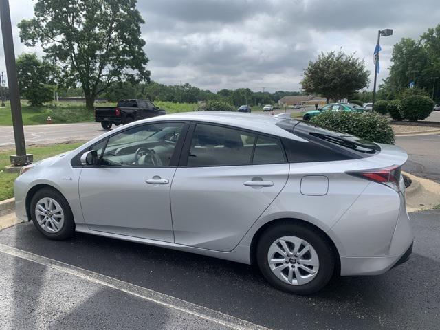 Photo of 2017 Classic Silver Toyota Prius