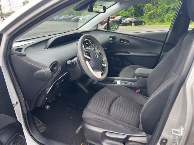 Photo of 2017 Classic Silver Toyota Prius