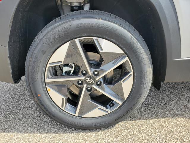 Photo of 2025 Shimmering Silver Hyundai TUCSON
