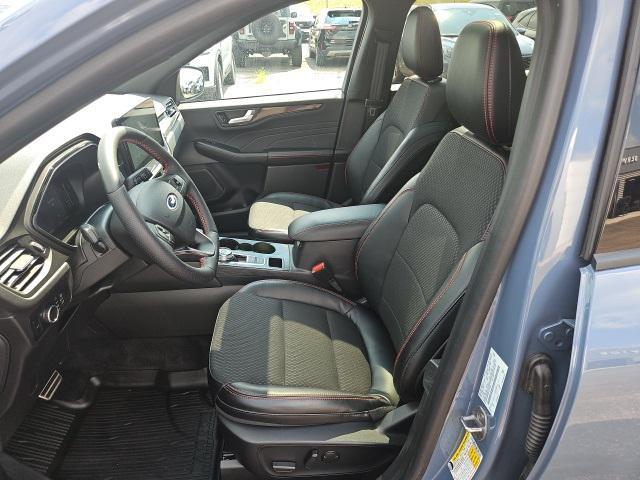 Photo of 2024 Vapor Blue Metallic Ford Escape