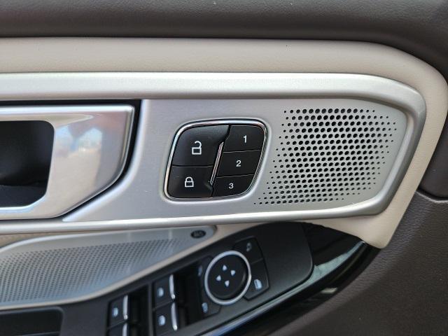Photo of 2023 Agate Black Metallic Ford Explorer