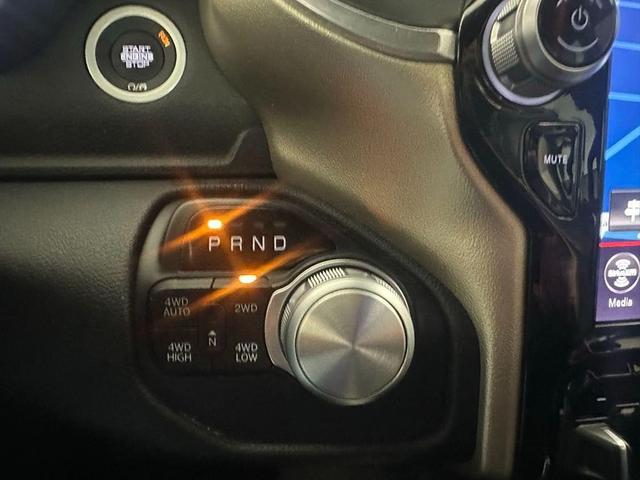 Photo of 2019 Diamond Black Crystal Pearlcoat RAM 1500