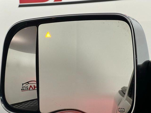 Photo of 2019 Diamond Black Crystal Pearlcoat RAM 1500