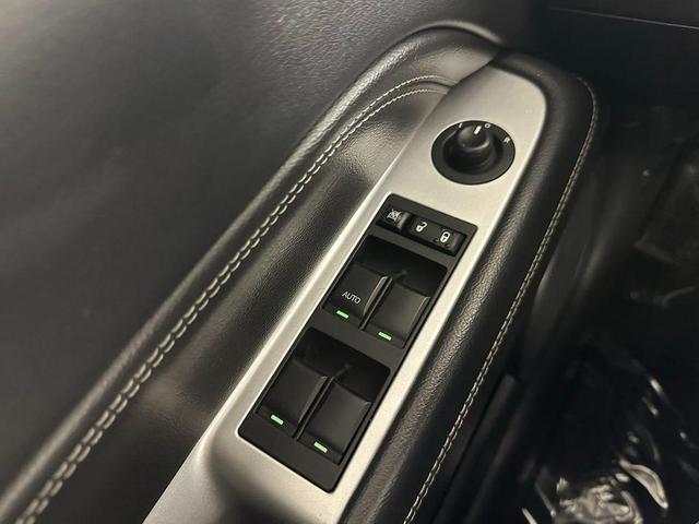 Photo of 2017 Bright White Clearcoat Jeep Compass