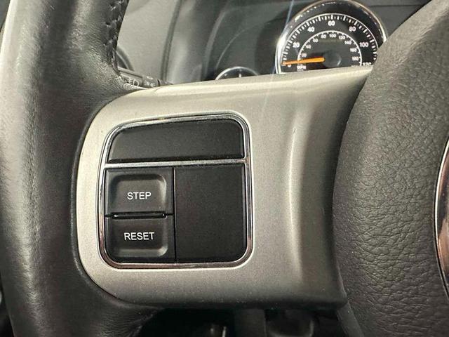 Photo of 2017 Bright White Clearcoat Jeep Compass