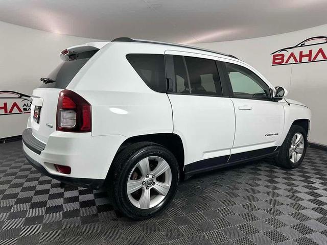 Photo of 2017 Bright White Clearcoat Jeep Compass