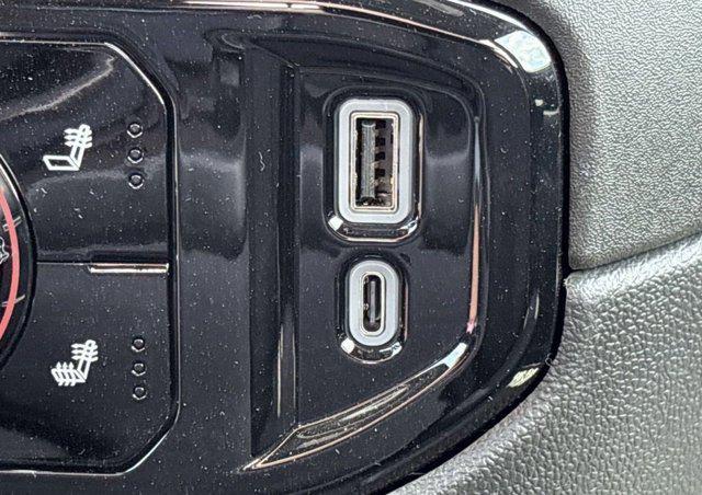 Photo of 2025 Summit White GMC Sierra 1500
