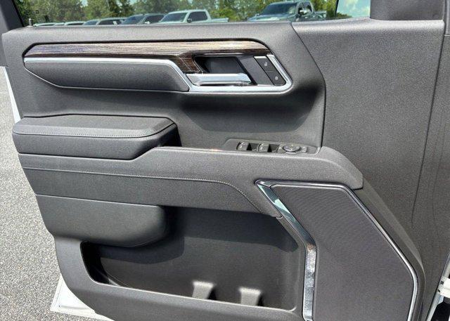 Photo of 2025 Summit White GMC Sierra 1500