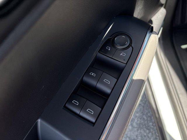 Photo of 2025 Summit White GMC Acadia