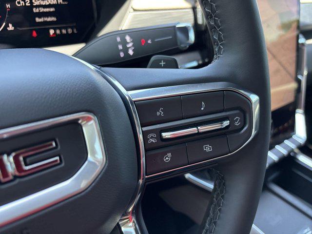 Photo of 2025 Summit White GMC Acadia