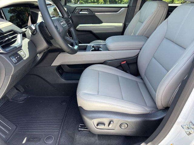 Photo of 2025 Summit White GMC Acadia