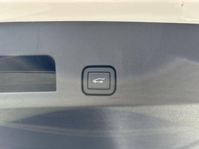 Photo of 2025 Summit White GMC Acadia