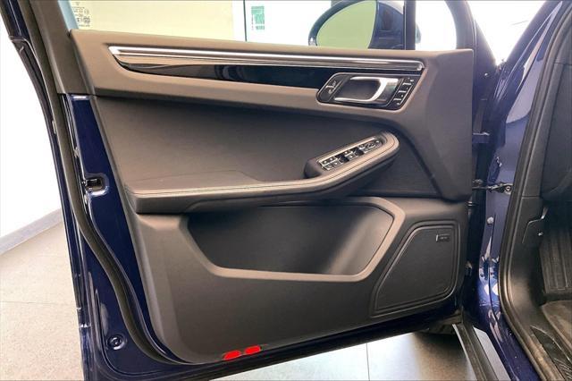 Photo of 2024 Gentian Blue Metallic Porsche Macan