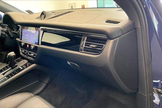 Photo of 2024 Gentian Blue Metallic Porsche Macan