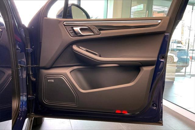 Photo of 2024 Gentian Blue Metallic Porsche Macan