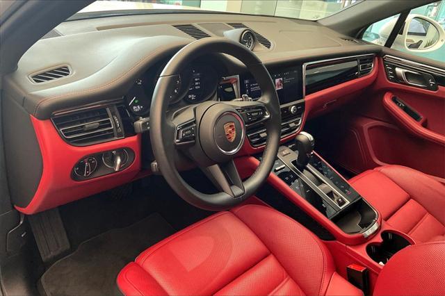 Photo of 2025 Carrara White Metallic Porsche Macan