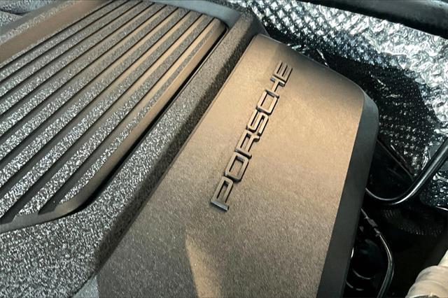 Photo of 2025 Carrara White Metallic Porsche Macan