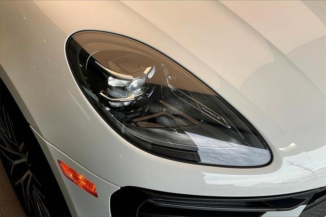 Photo of 2025 Carrara White Metallic Porsche Macan