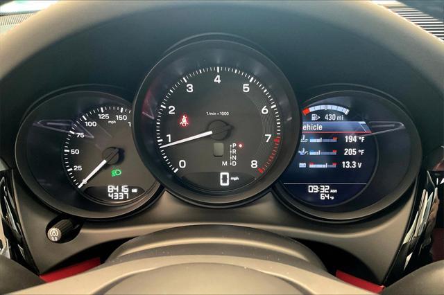 Photo of 2025 Carrara White Metallic Porsche Macan