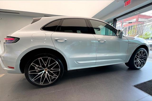 Photo of 2025 Carrara White Metallic Porsche Macan