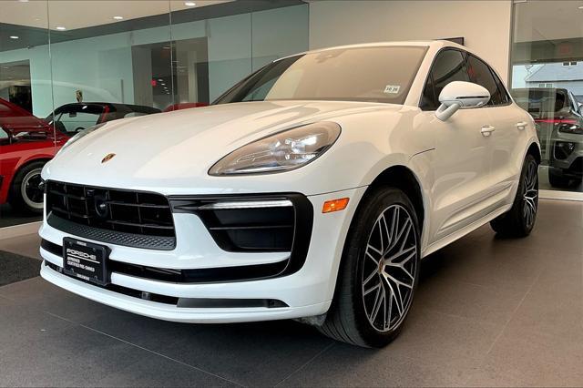 Photo of 2025 Carrara White Metallic Porsche Macan