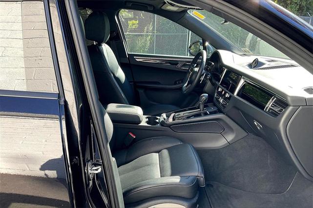 Photo of 2025 Jet Black Metallic Porsche Macan