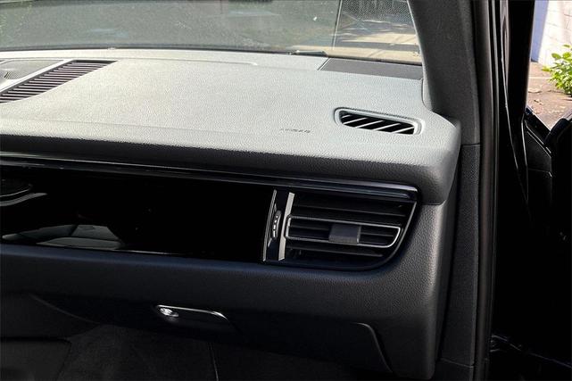 Photo of 2025 Jet Black Metallic Porsche Macan