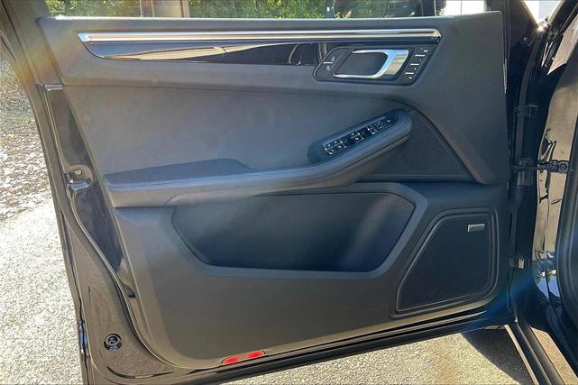 Photo of 2025 Jet Black Metallic Porsche Macan