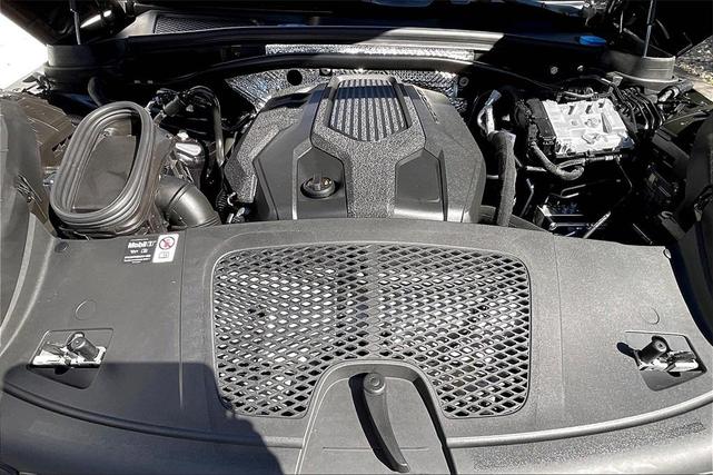 Photo of 2025 Jet Black Metallic Porsche Macan
