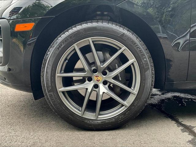 Photo of 2022 Black Porsche Macan