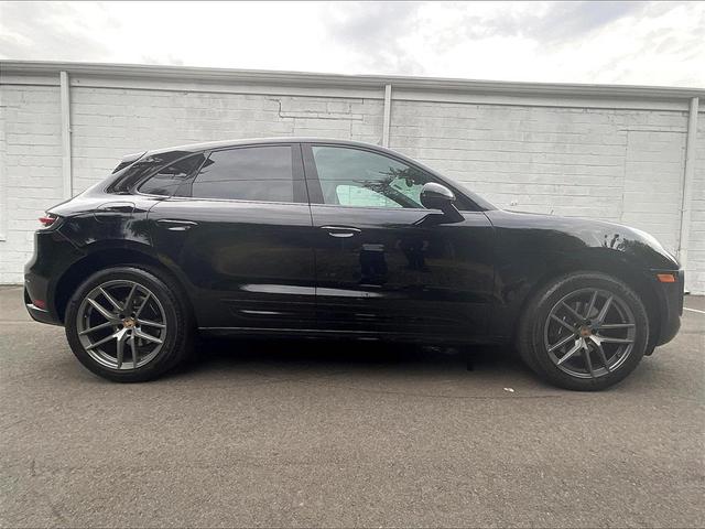 Photo of 2022 Black Porsche Macan