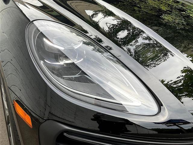 Photo of 2022 Black Porsche Macan