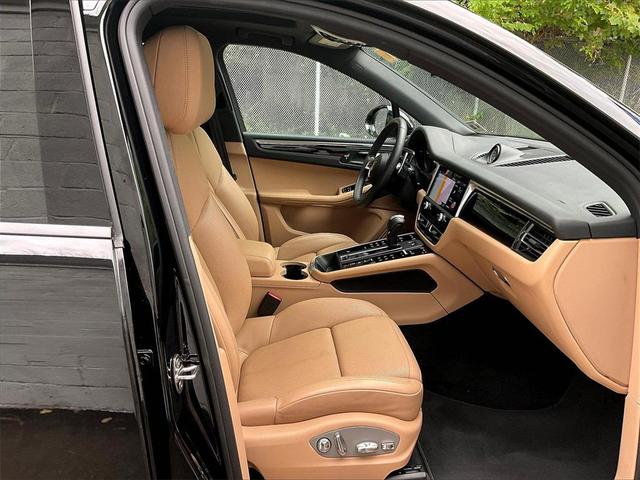 Photo of 2022 Black Porsche Macan