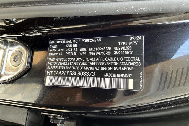 Photo of 2025 Jet Black Metallic Porsche Macan