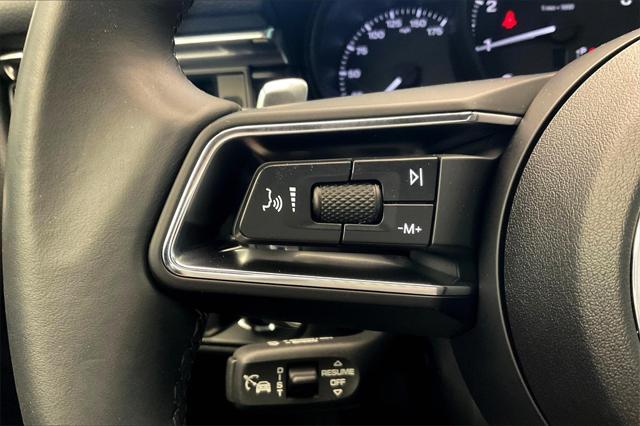 Photo of 2025 Jet Black Metallic Porsche Macan