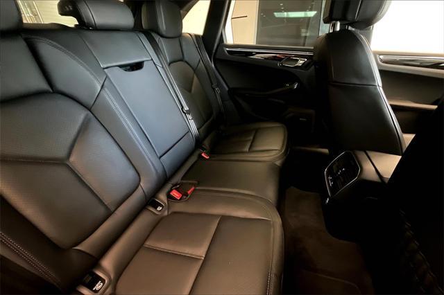 Photo of 2025 Jet Black Metallic Porsche Macan