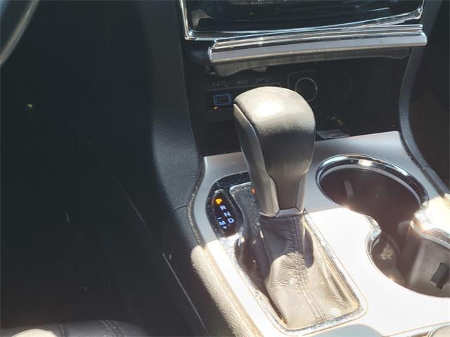 Photo of 2019 Velvet Red Pearlcoat Jeep Grand Cherokee