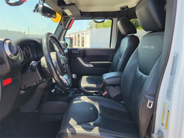 Photo of 2015 Bright White Clearcoat Jeep Wrangler Unlimited
