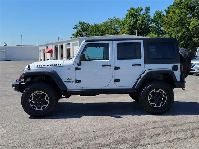 Photo of 2015 Bright White Clearcoat Jeep Wrangler Unlimited