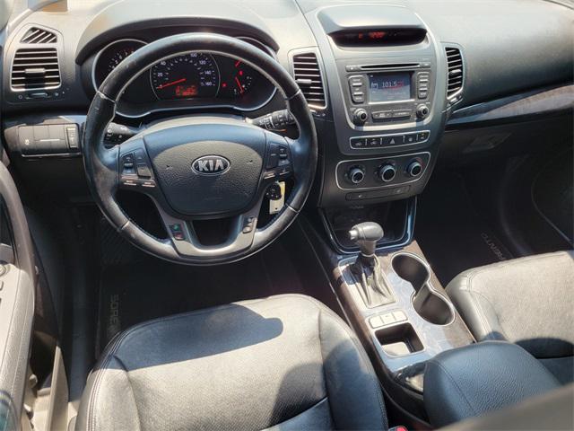 Photo of 2014 Maroon Kia Sorento