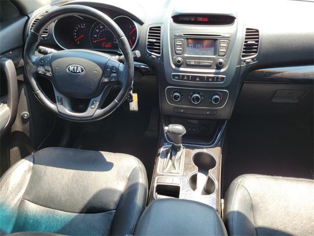 Photo of 2014 Maroon Kia Sorento