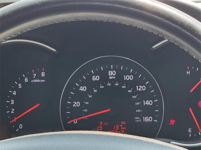 Photo of 2014 Maroon Kia Sorento