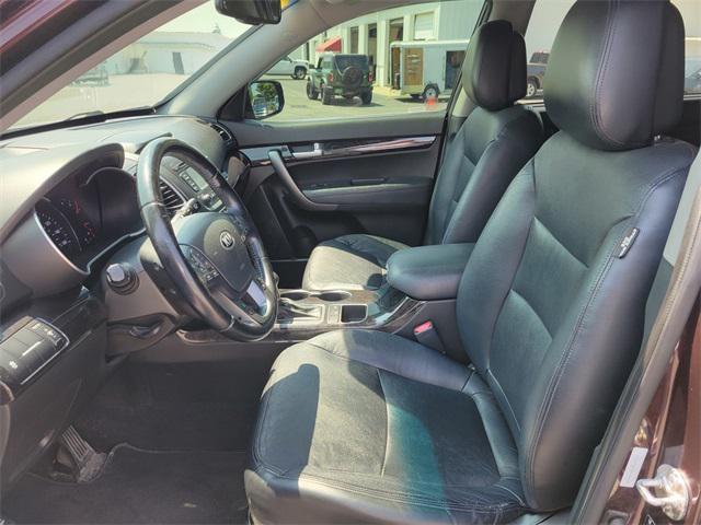 Photo of 2014 Maroon Kia Sorento