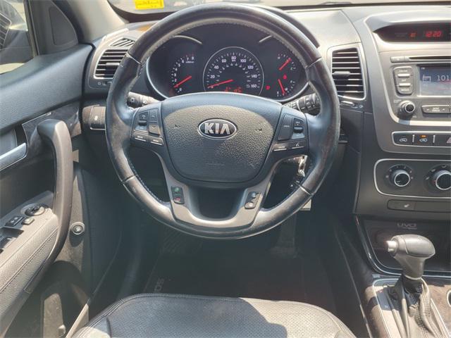 Photo of 2014 Maroon Kia Sorento