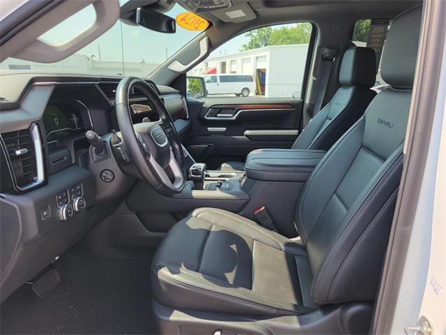 Photo of 2024 Summit White GMC Sierra 1500