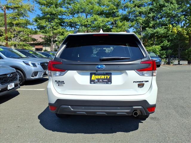 Photo of 2022 Crystal White Pearl Subaru Forester