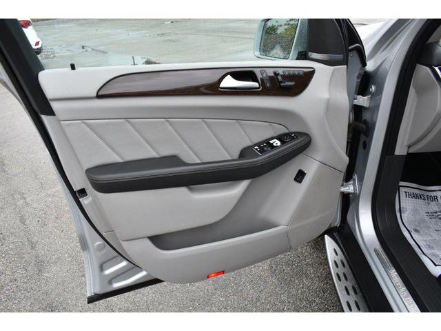 Photo of 2015 Iridium Silver Metallic Mercedes-Benz GL-Class