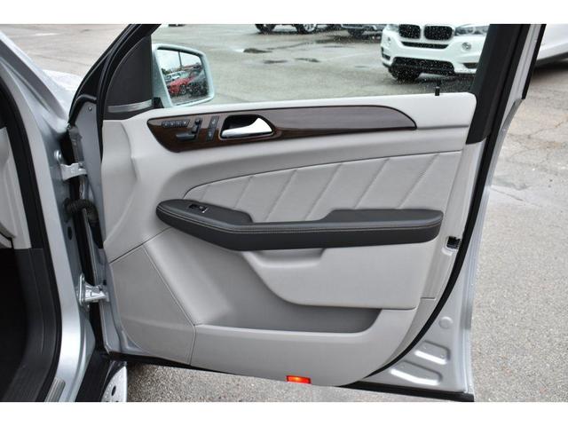 Photo of 2015 Iridium Silver Metallic Mercedes-Benz GL-Class