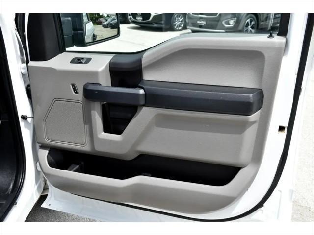 Photo of 2016 Oxford White Ford F-150