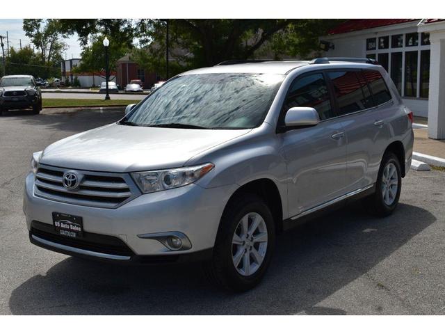 Photo of 2013 Classic Silver Metallic Toyota Highlander